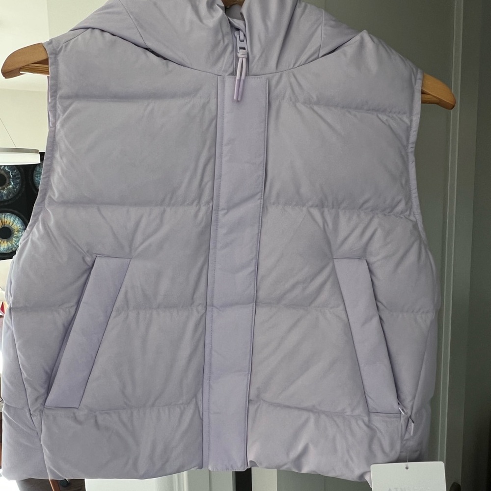 NEW Athleta Girl Clound Nine Down Vest, Girl’s Size L (12) *Perfect Gift*